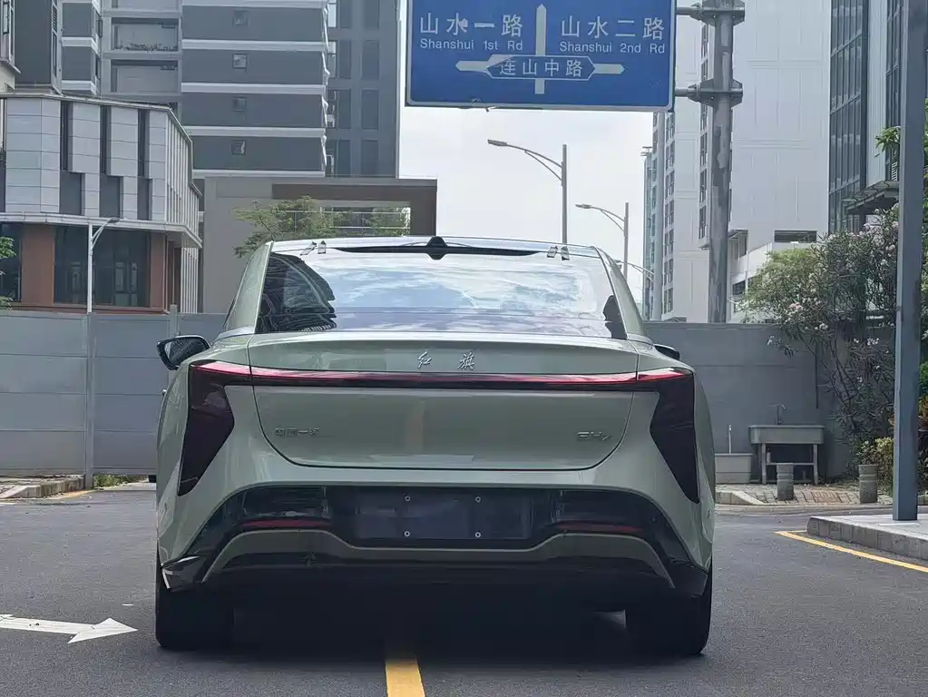 Hongqi Hongqi EH7 — фото 8