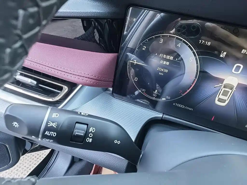 Hongqi Hongqi H5 — фото 17