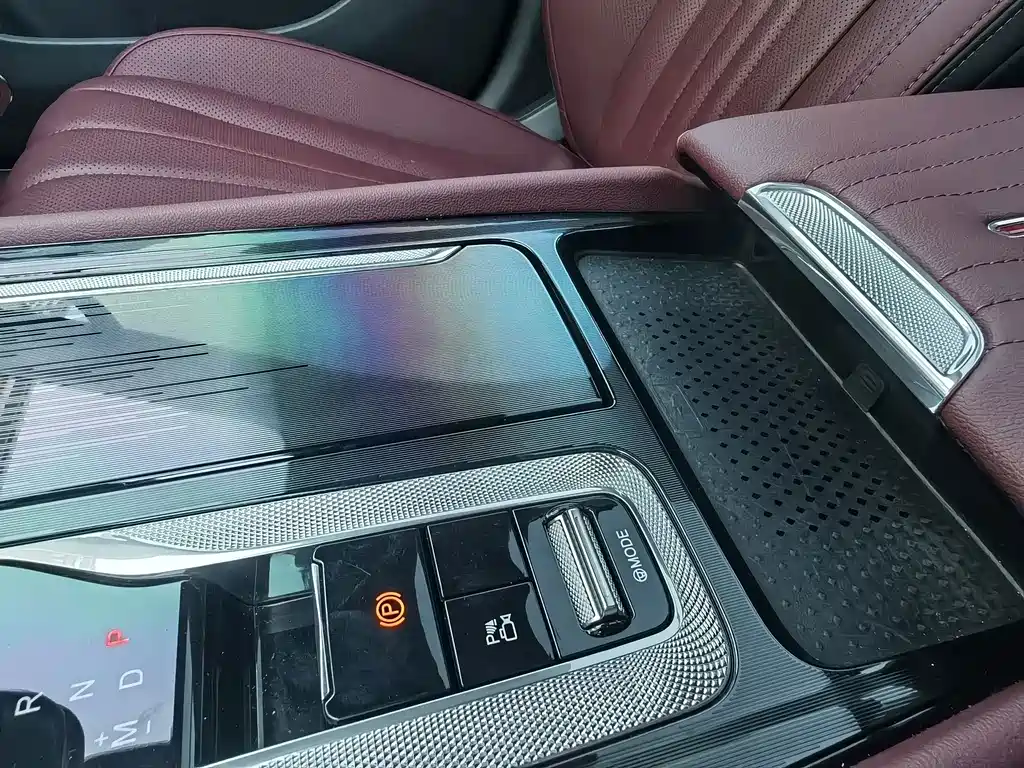 Hongqi Hongqi H5 — фото 20