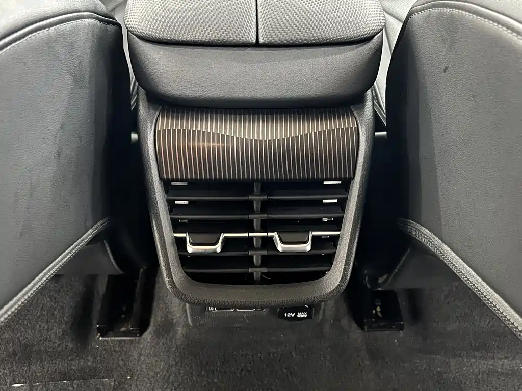 Hongqi Hongqi E-QM5 — фото 13