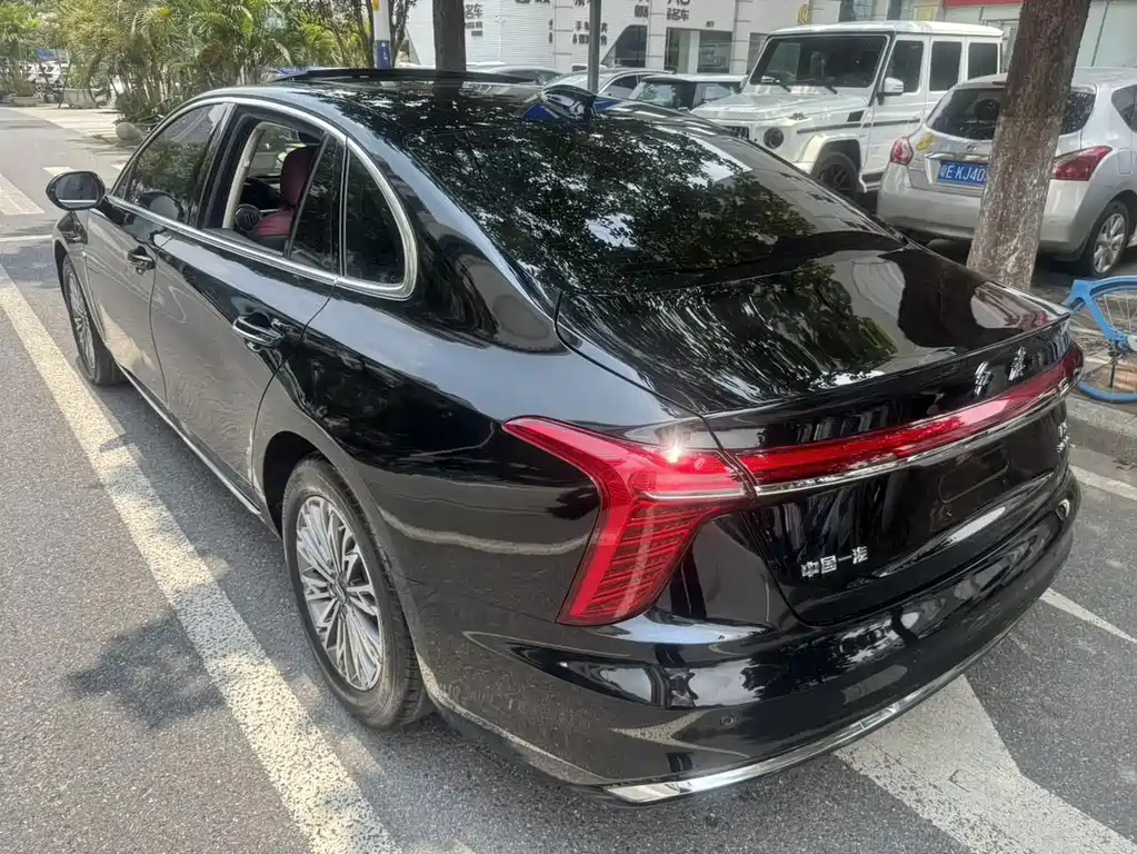 Hongqi Hongqi H5 — фото 15