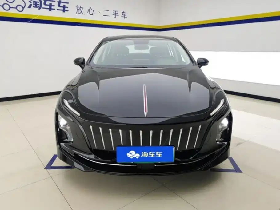 Hongqi Hongqi E-QM5 — фото 2