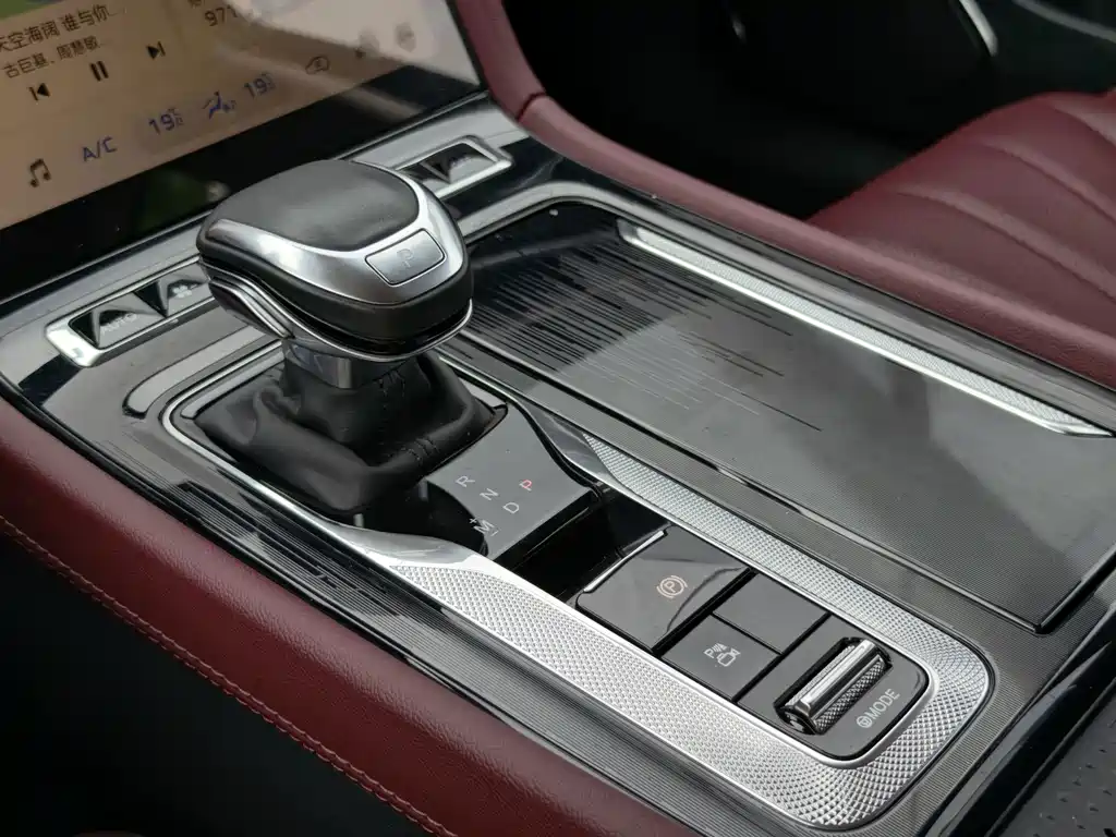 Hongqi Hongqi H5 — фото 18