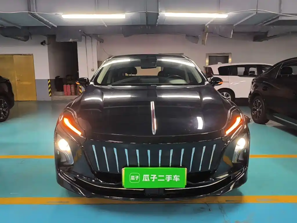Hongqi Hongqi E-QM5 — фото 3