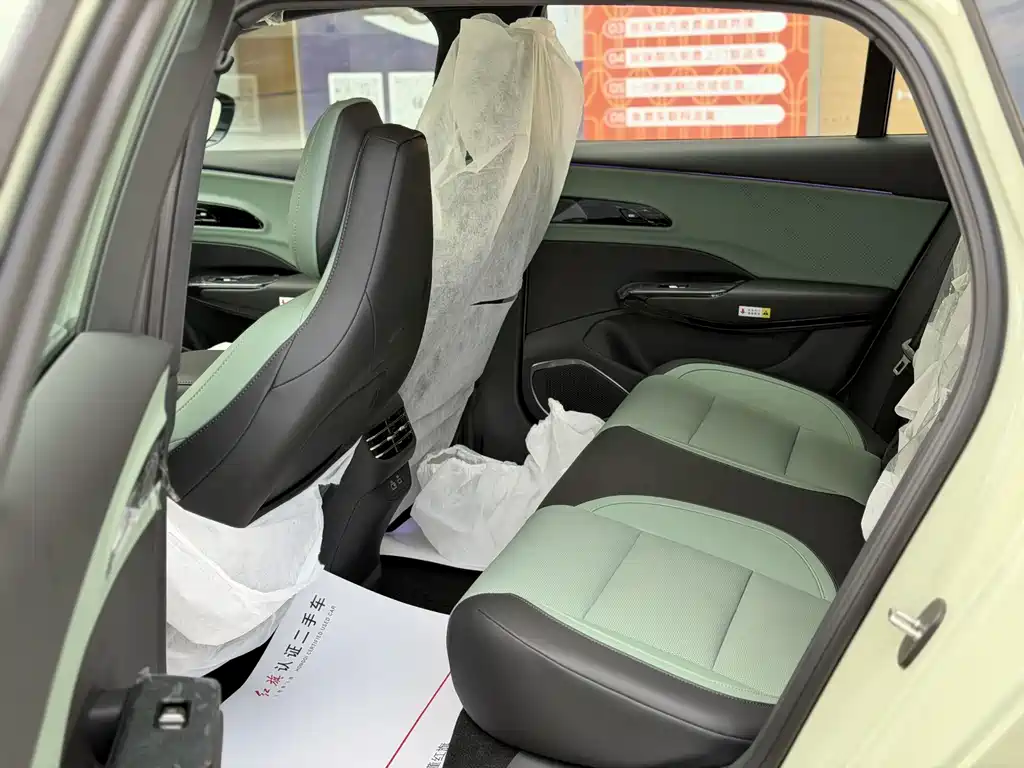Hongqi Hongqi EH7 — фото 13
