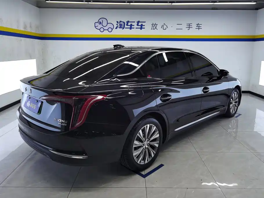 Hongqi Hongqi E-QM5 — фото 3