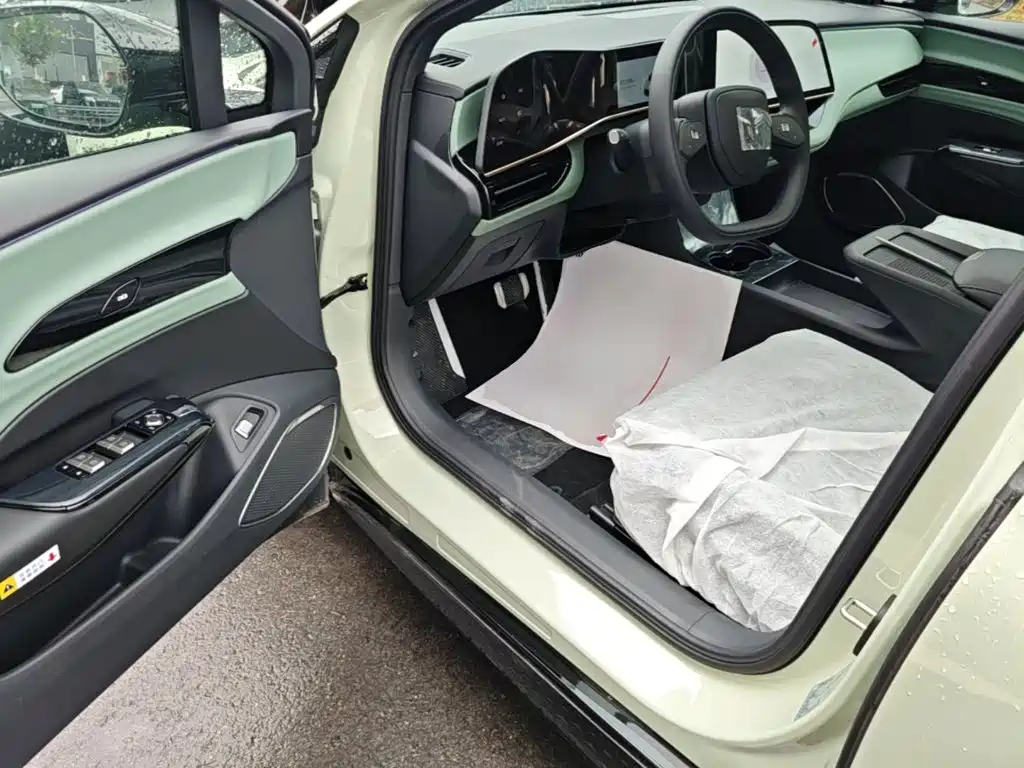 Hongqi Hongqi EH7 — фото 16