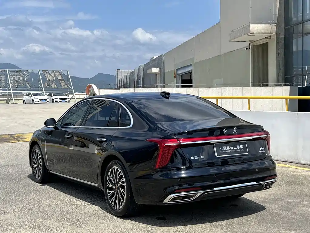 Hongqi Hongqi H5 — фото 10