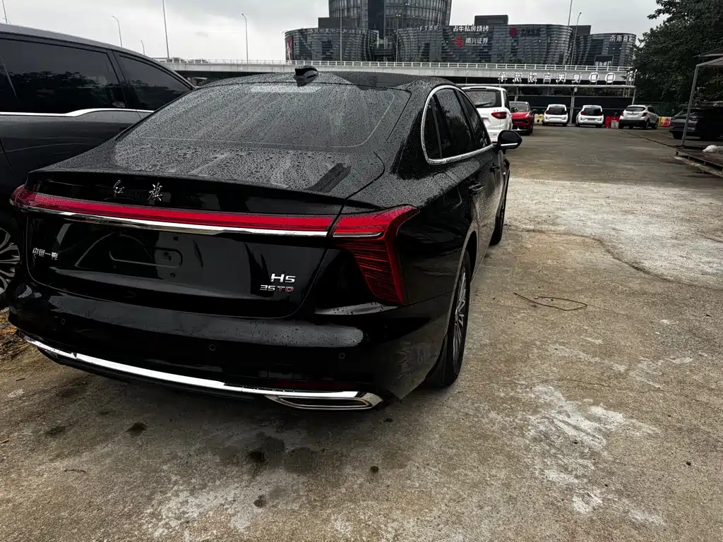 Hongqi Hongqi H5 — фото 11