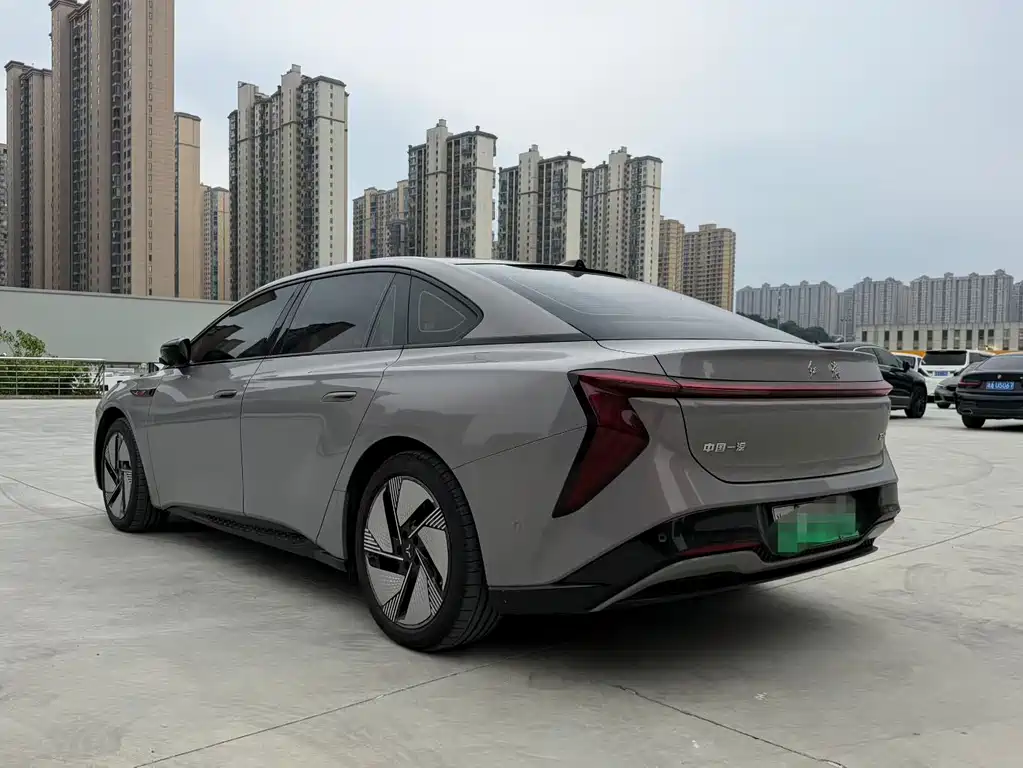 Hongqi Hongqi EH7 — фото 9