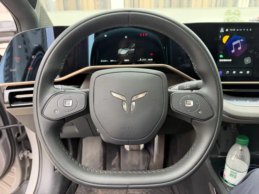 Hongqi Hongqi EH7 — фото 10