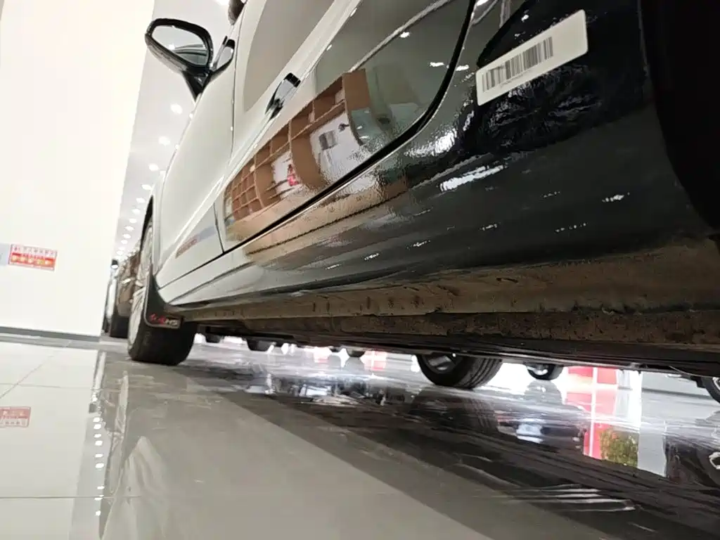 Hongqi Hongqi H5 — фото 22