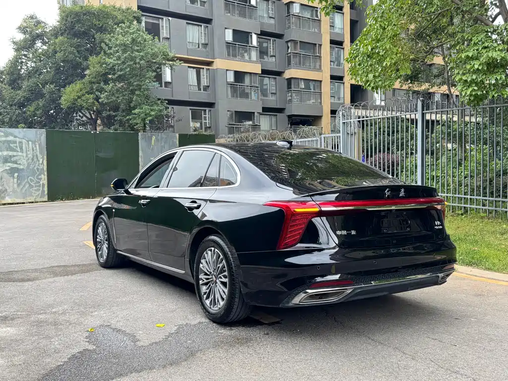 Hongqi Hongqi H5 — фото 15