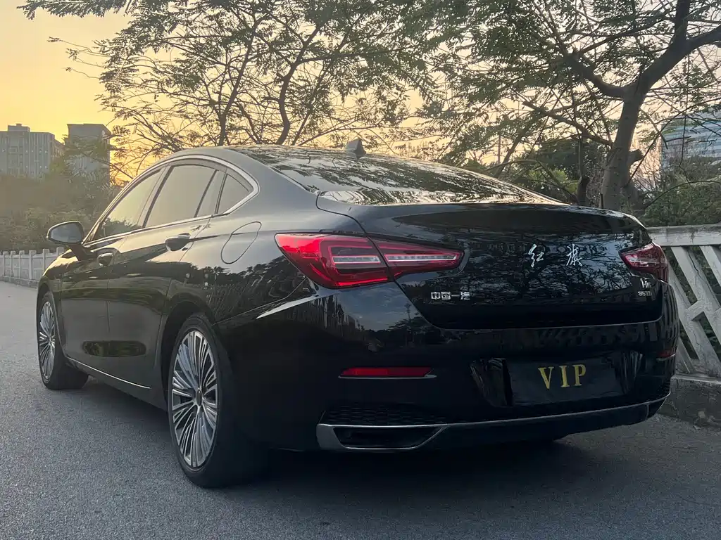 Hongqi Hongqi H5 — фото 17