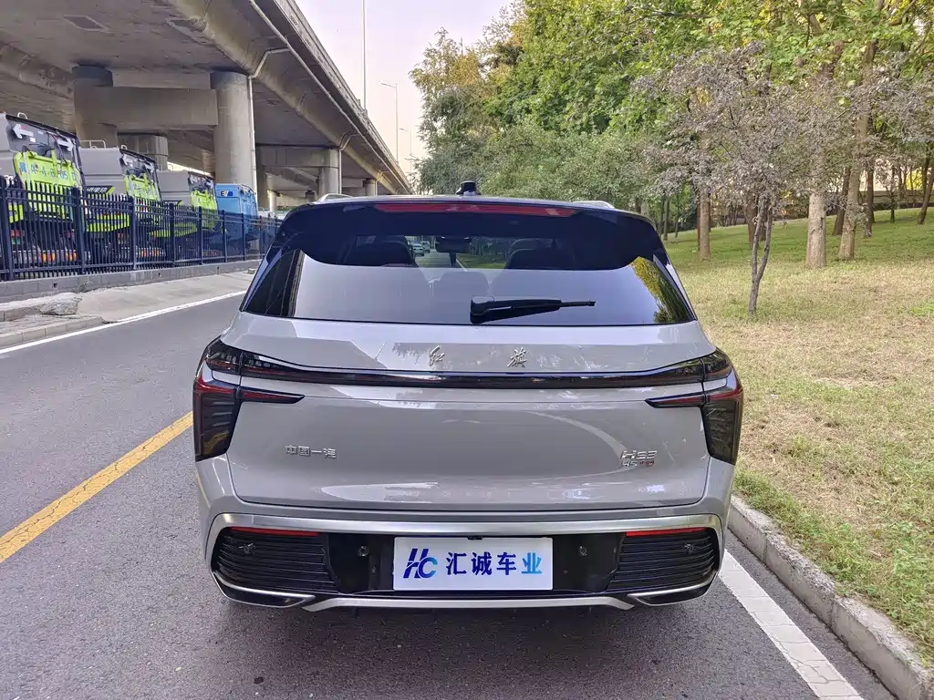 Hongqi Hongqi HS3 — фото 4