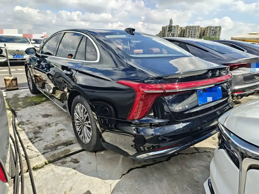 Hongqi Hongqi H5 — фото 18