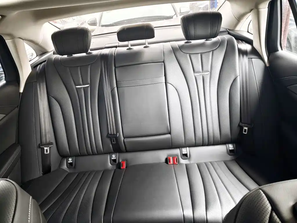 Hongqi Hongqi H5 — фото 11