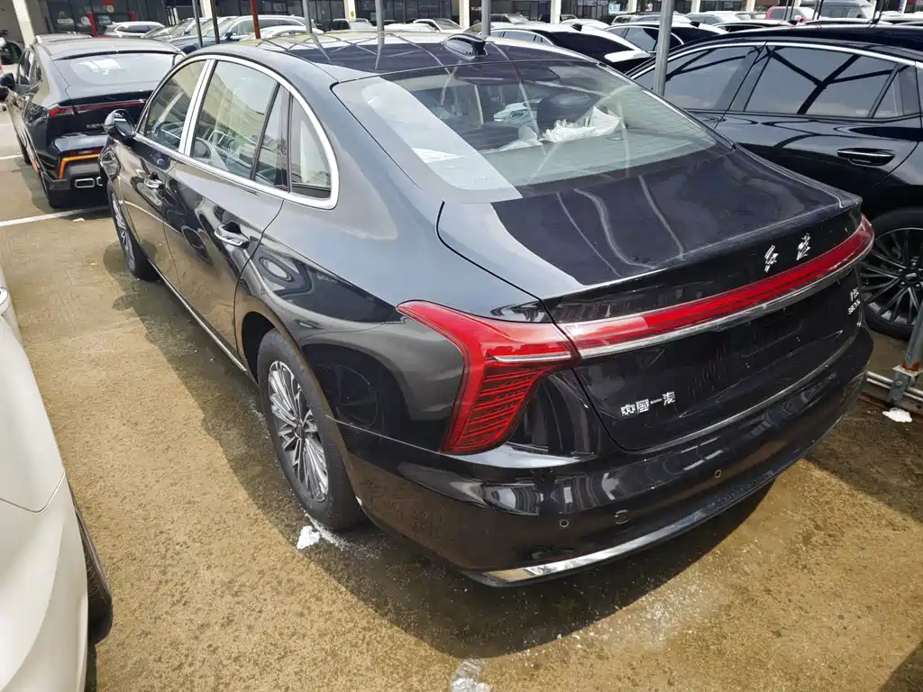 Hongqi Hongqi H5 — фото 15