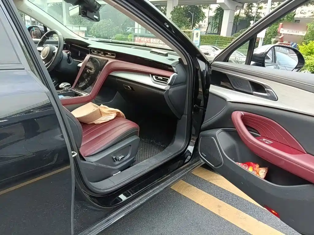 Hongqi Hongqi H5 — фото 18