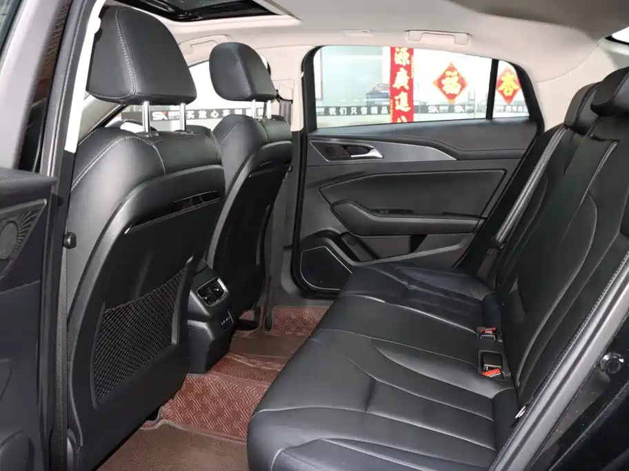 Hongqi Hongqi H5 — фото 11