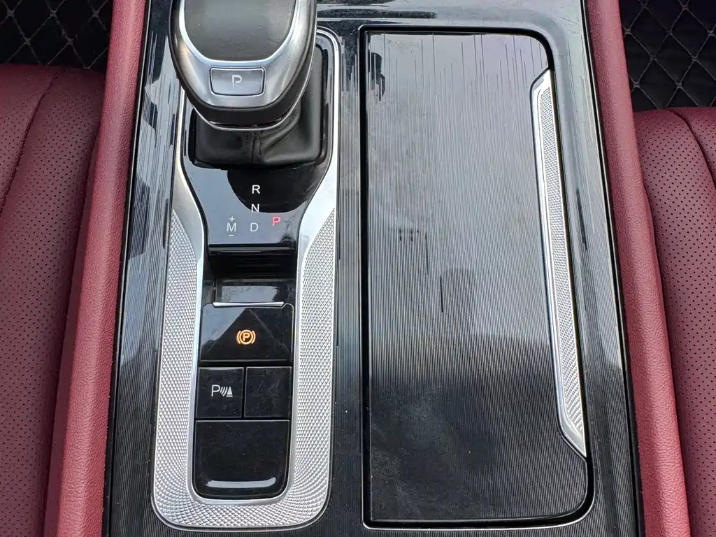 Hongqi Hongqi H5 — фото 19