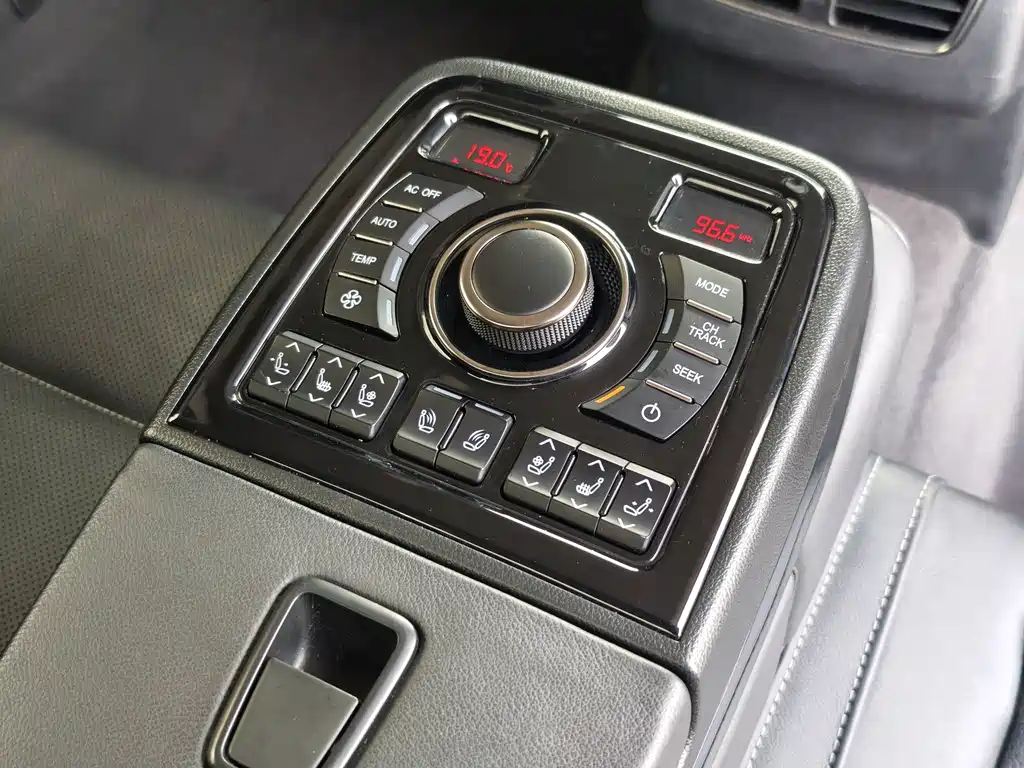 Hongqi Hongqi H7 — фото 22