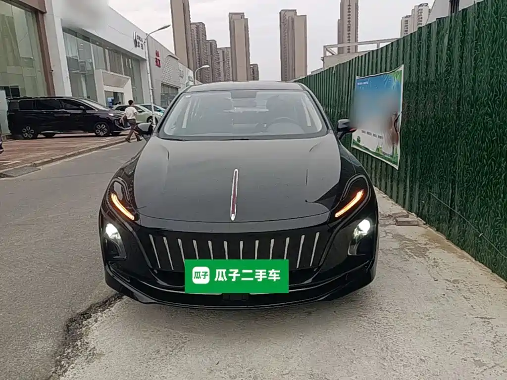Hongqi Hongqi E-QM5 — фото 3
