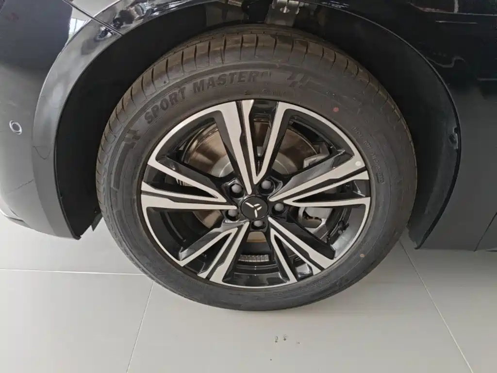 Hongqi Hongqi EH7 — фото 23