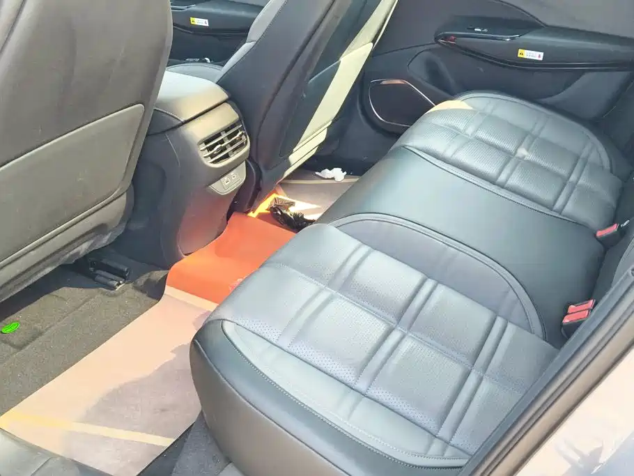Hongqi Hongqi EH7 — фото 11