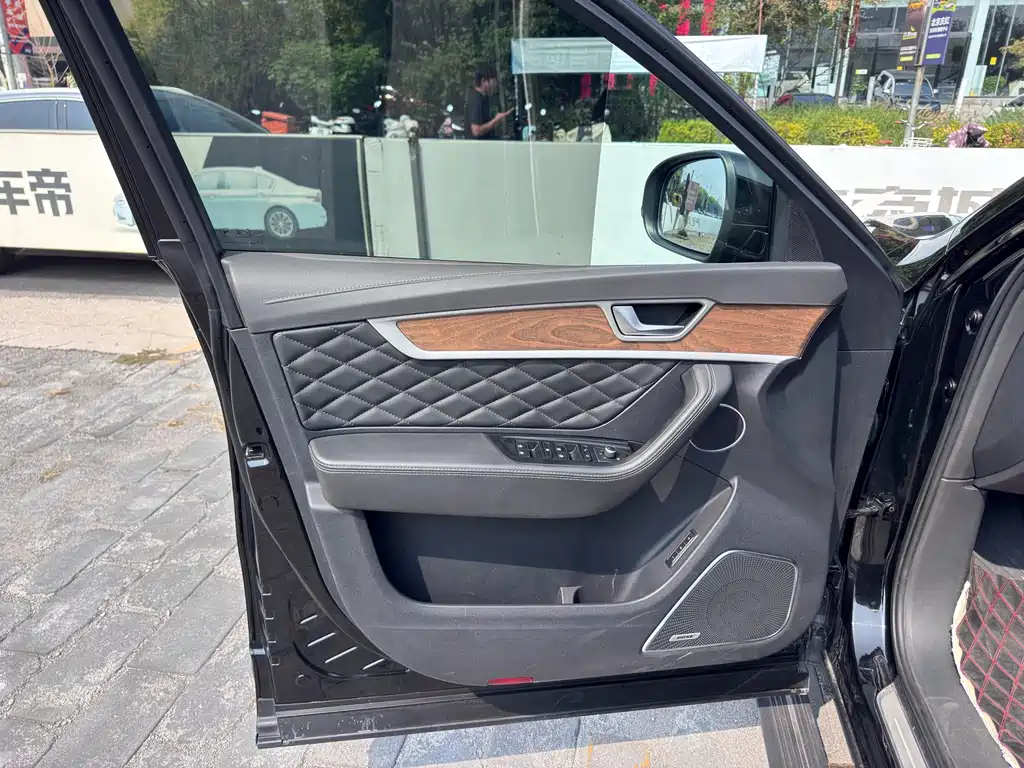 Hongqi Hongqi HS7 — фото 18