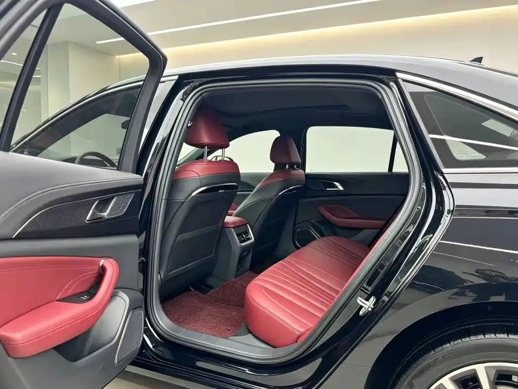 Hongqi Hongqi H5 — фото 10