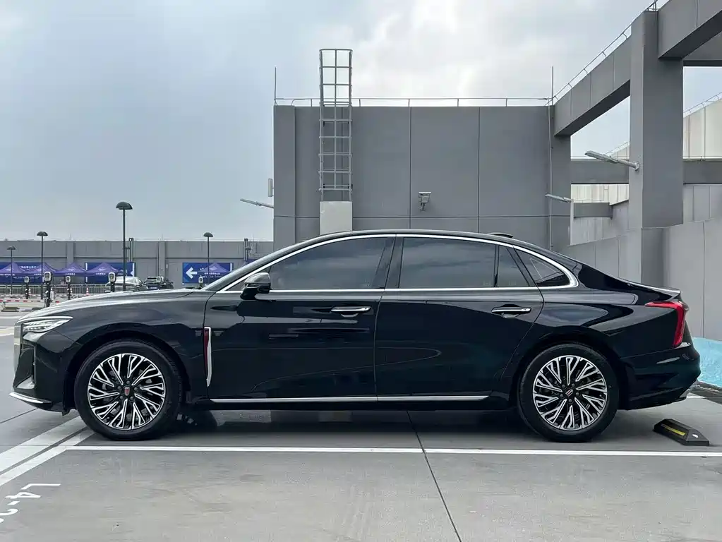Hongqi Hongqi H5 — фото 11