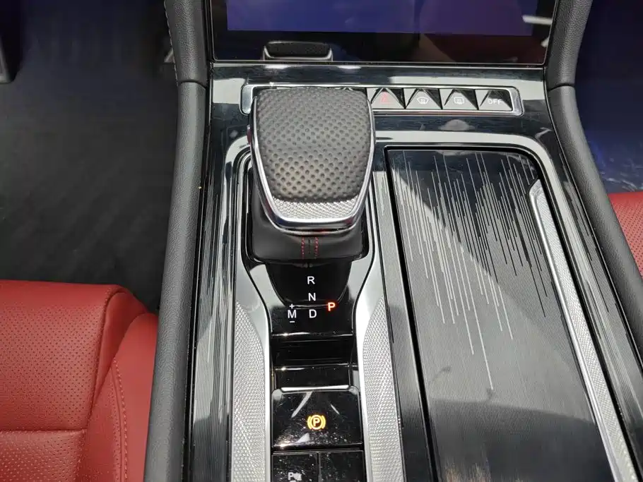 Hongqi Hongqi H6 — фото 16