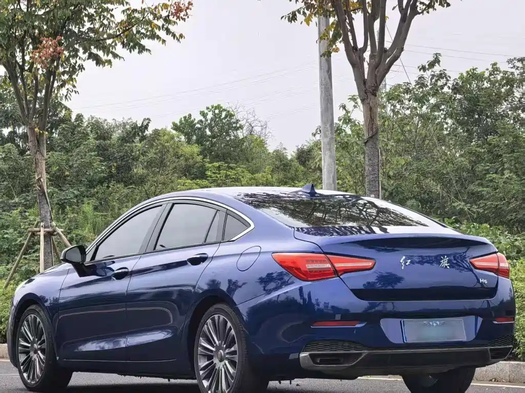 Hongqi Hongqi H5 — фото 11