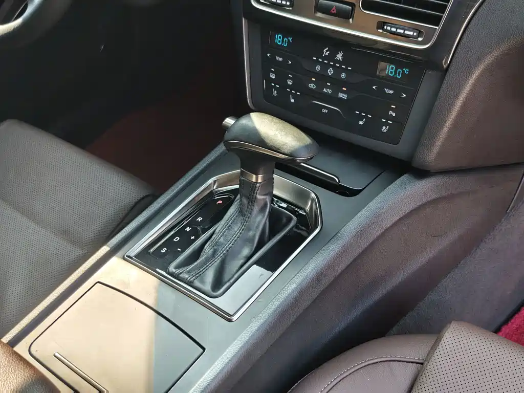 Hongqi Hongqi H7 — фото 26