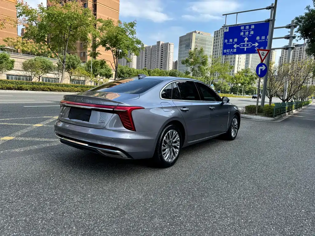 Hongqi Hongqi H5 — фото 14