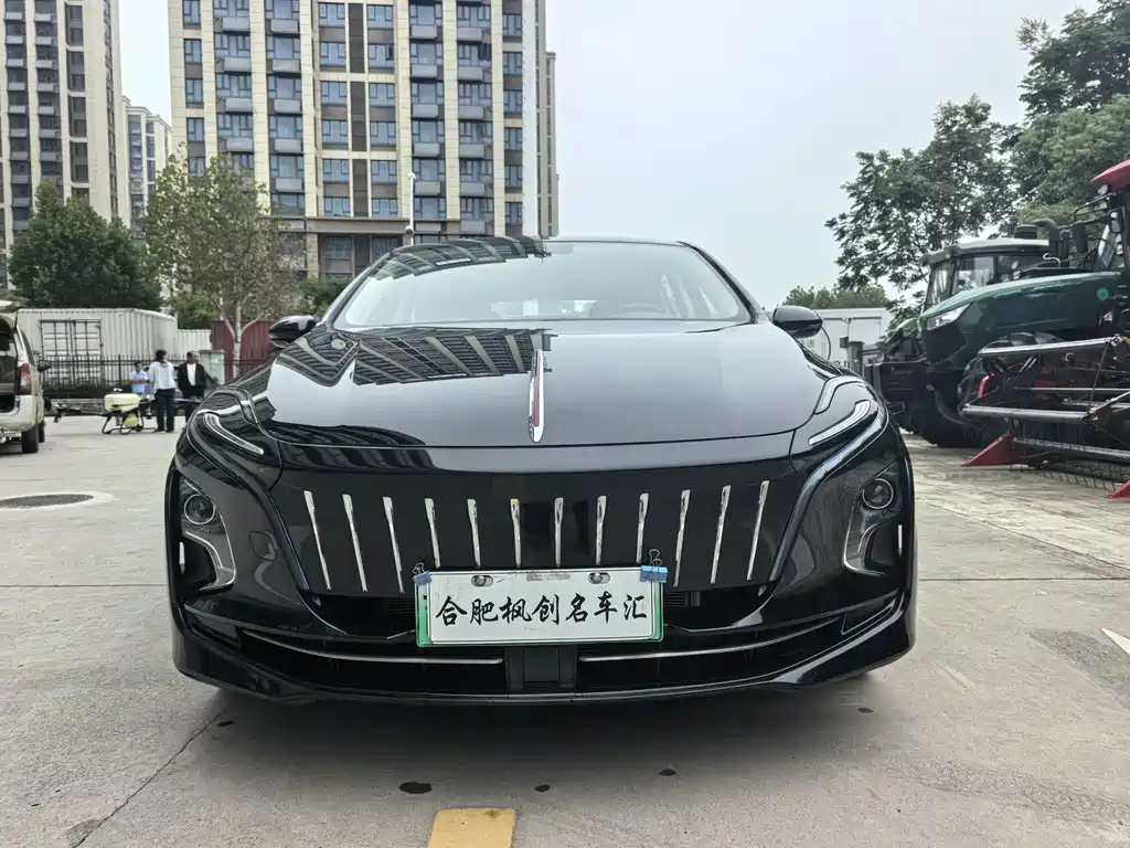 Hongqi Hongqi E-QM5 — фото 2