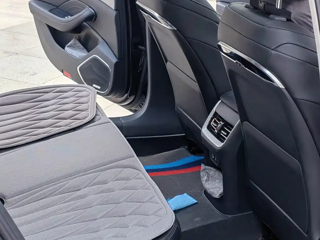 Hongqi Hongqi H5 — фото 10