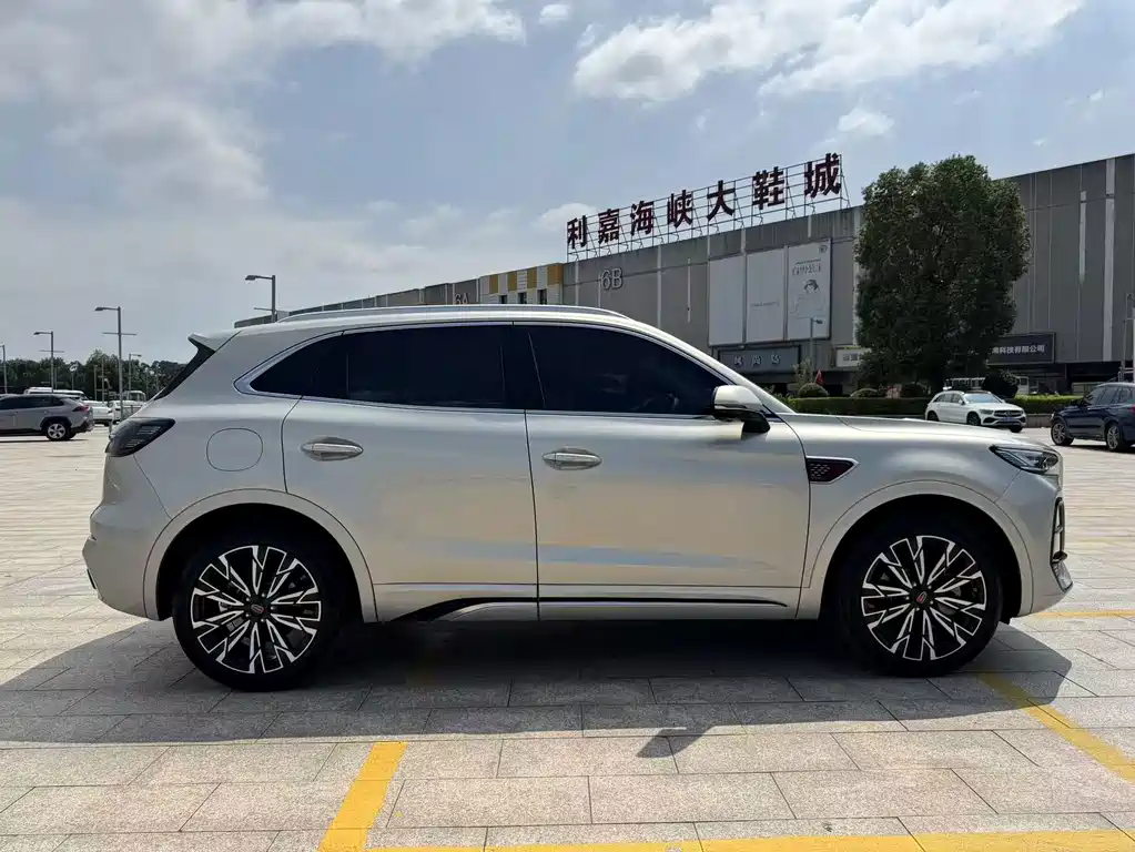 Hongqi Hongqi HS5 — фото 8