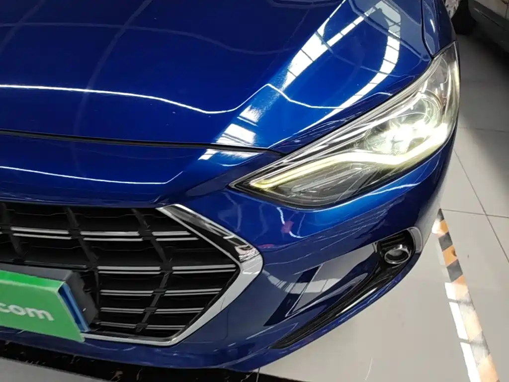 Hyundai Elantra — фото 24