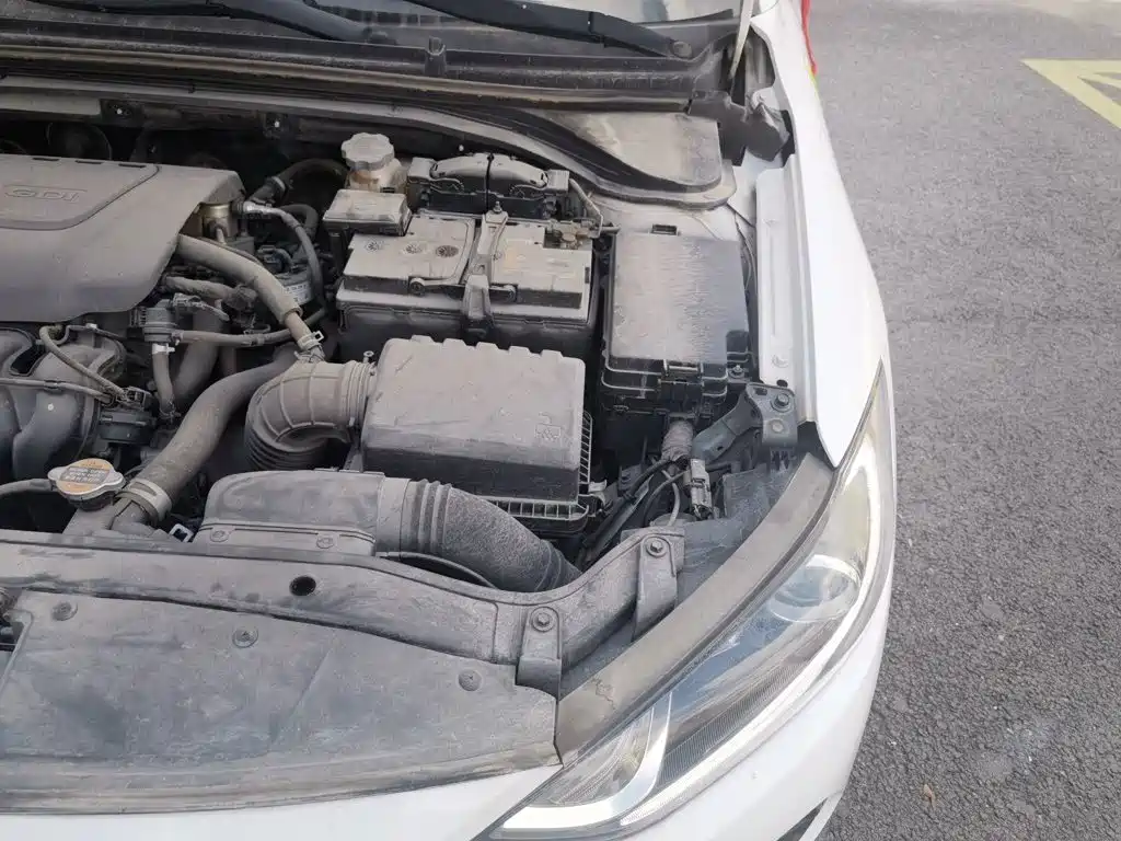 Hyundai Elantra — фото 21