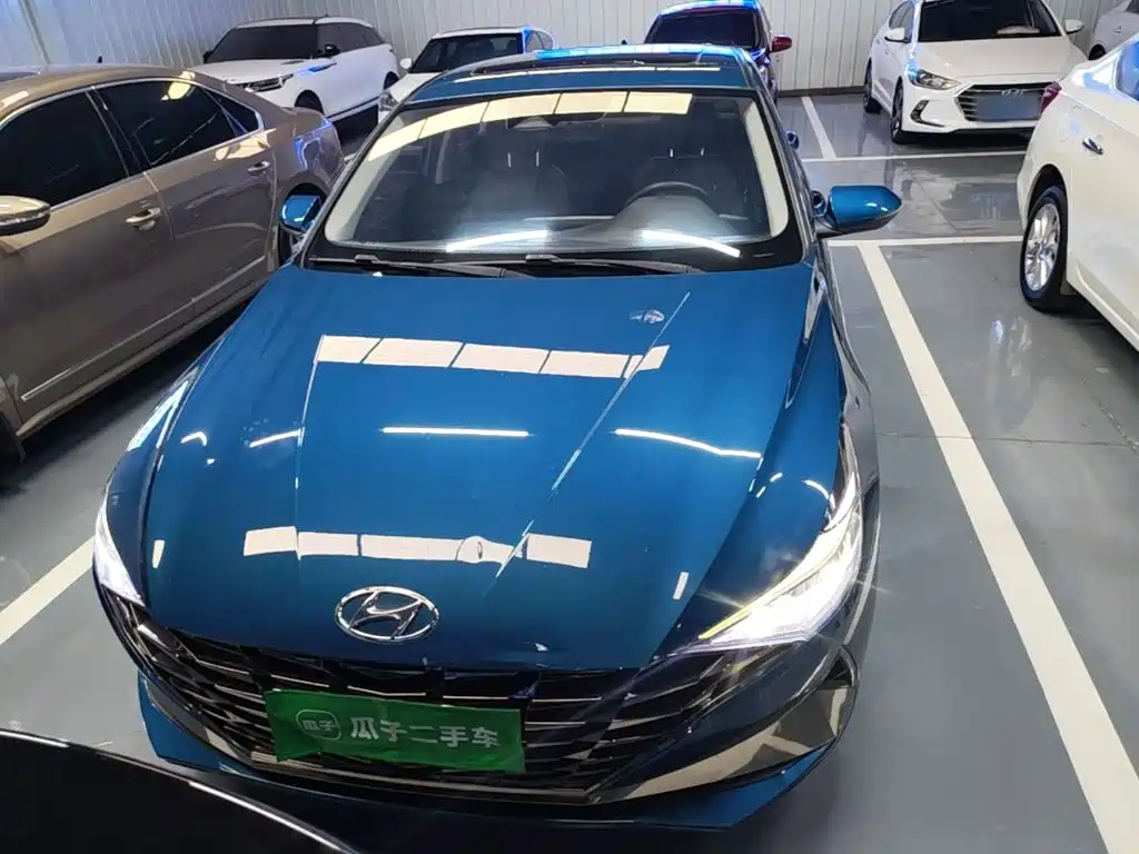 Hyundai Elantra — фото 3