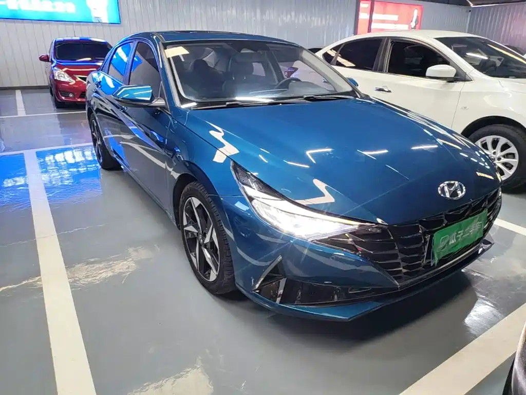 Hyundai Elantra — фото 4