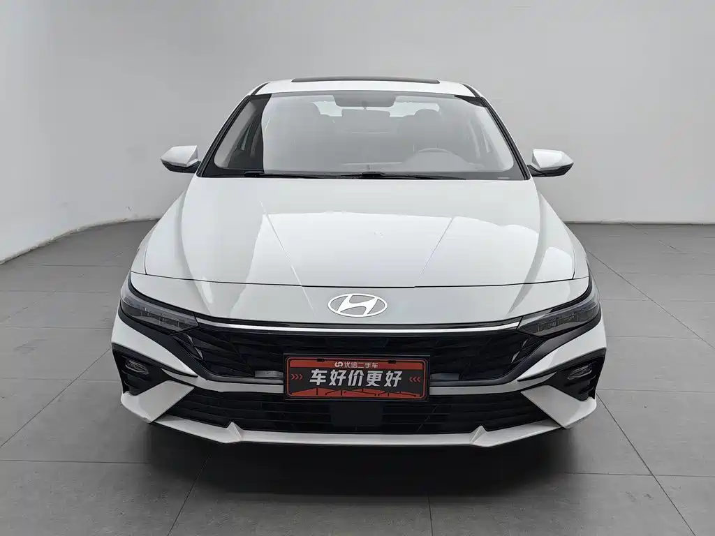 Hyundai Elantra — фото 3