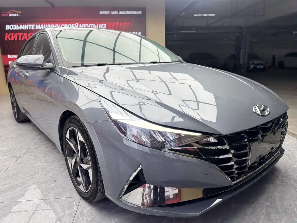 Hyundai Elantra — фото 3
