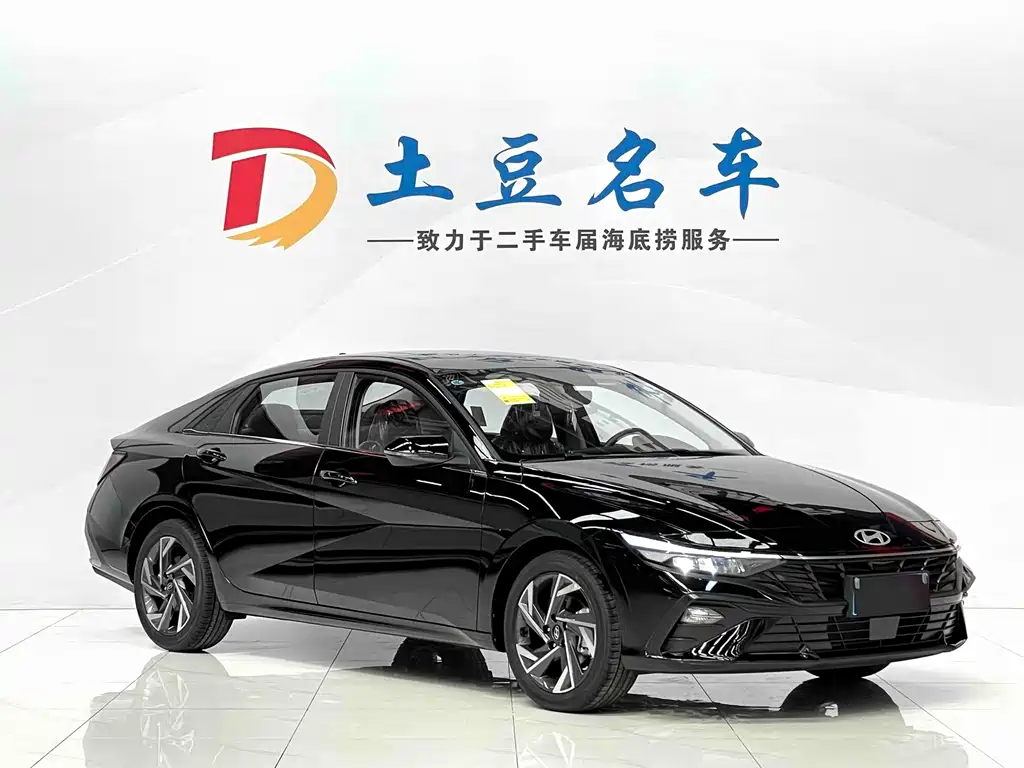 Hyundai Elantra — фото 3