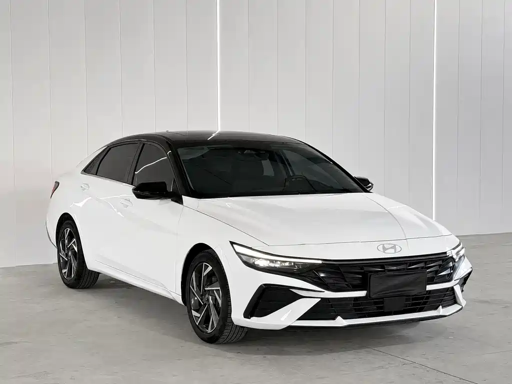 Hyundai Elantra — фото 3