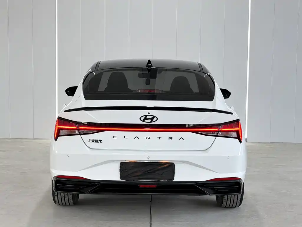Hyundai Elantra — фото 5