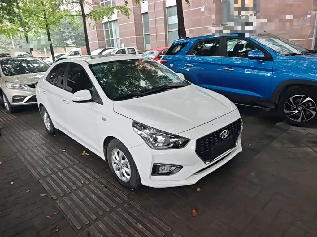 Hyundai Verna — фото 4