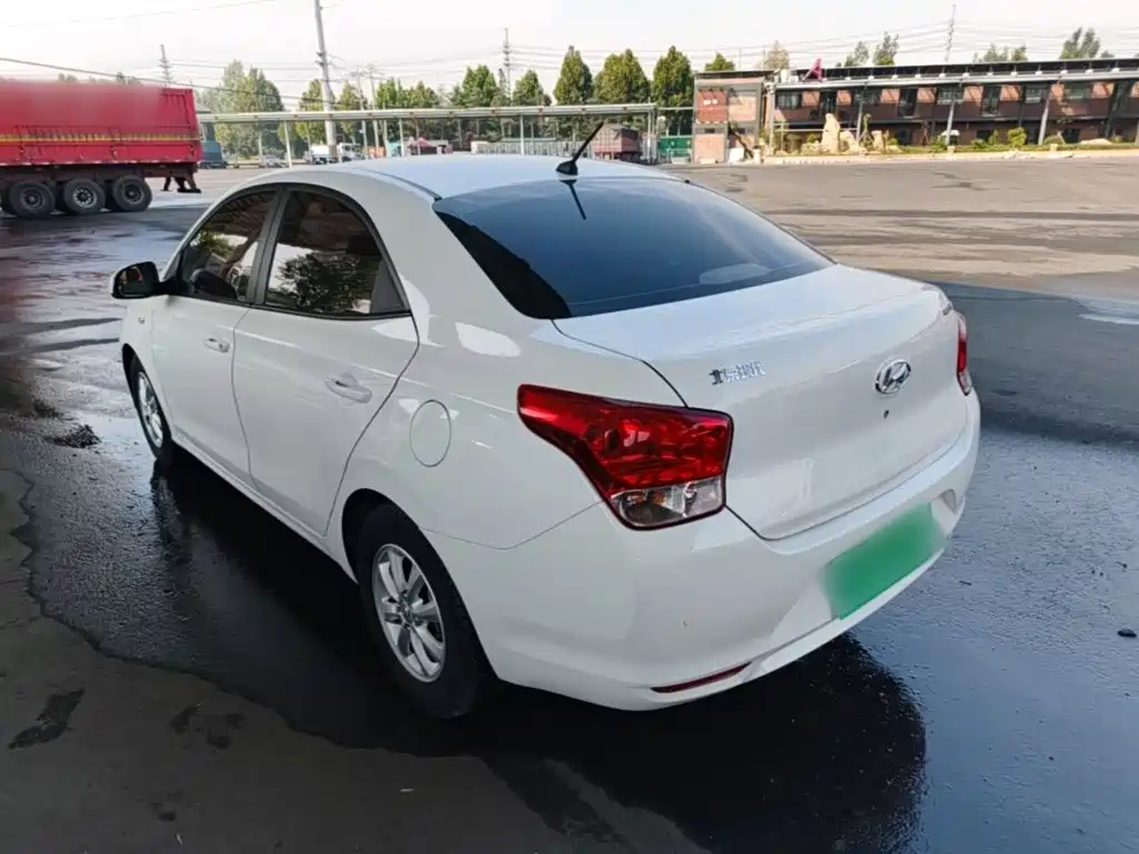 Hyundai Verna — фото 5